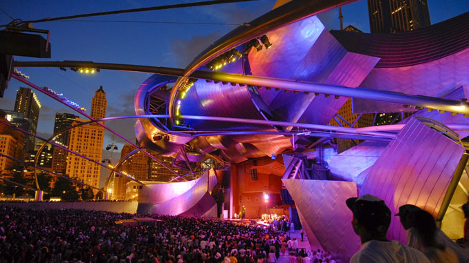 Millennium Park’s Jay Pritzker Pavilion. Фото - Норман Тимонера