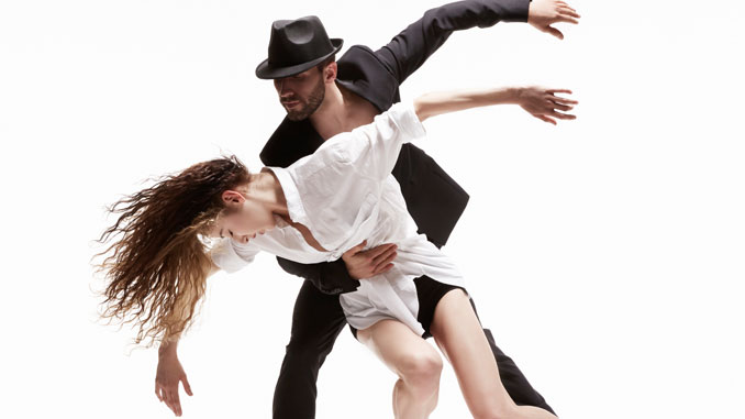 Сцена из спектакля “Dance Me” Джазового балета Монреаля. Фото - Марк Монплезир