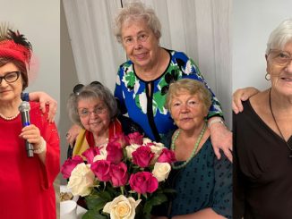 Галя Малюченко (слева) и Людмила Корнейчук. Для многих участников Forever Young сцена становится местом, где рождаются уверенность, вдохновение и новые силы. Фото: Л. Бел; Когда-то они были незнакомы друг другу. Forever Young свёл их вместе. Слева направо: подруги Светлана Копейка, Вера Лаврентович и Аня Михайлова. Фото: В. Крупейченко; В эти жаркие дни освежающая окрошка неизменно пользуется особой популярностью у посетителей Forever Young. Вкусный и полезный обед – часть настоящей заботы о здоровье. Фото: Т. Цикис