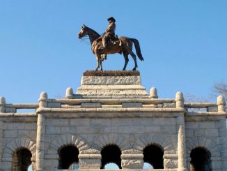 Ulysses S. Grant Memorial, 1891 Скульптор Louis T. Rebisso Lincoln Park Ridge Drive, overlooking Cannon Drive at 1900 North Ave