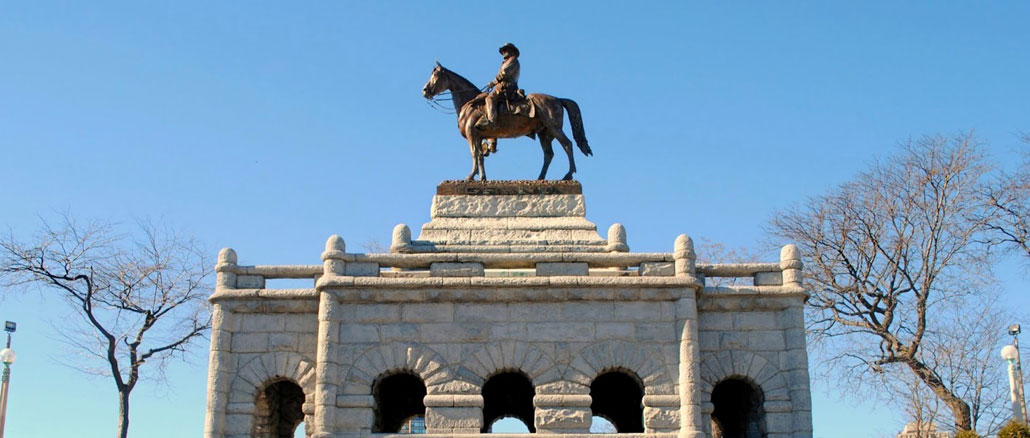 Ulysses S. Grant Memorial, 1891 Скульптор Louis T. Rebisso Lincoln Park Ridge Drive, overlooking Cannon Drive at 1900 North Ave