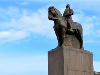 Tomáš Garrigue Masaryk Memorial, 1941 (cast 1949; dedicated 1955) Скульптор Albin Polášek Midway Plaisance, east of Blackstone Avenue