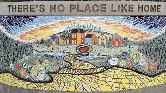 Oz Park, Chicago Скульптор John Kearney 2021 N Burling St, Chicago, IL At the corner of Lincoln and Webster